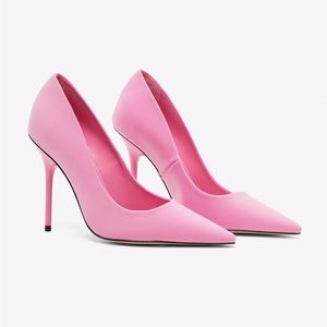 Good American classic heel, 7.5 BRAND NEW